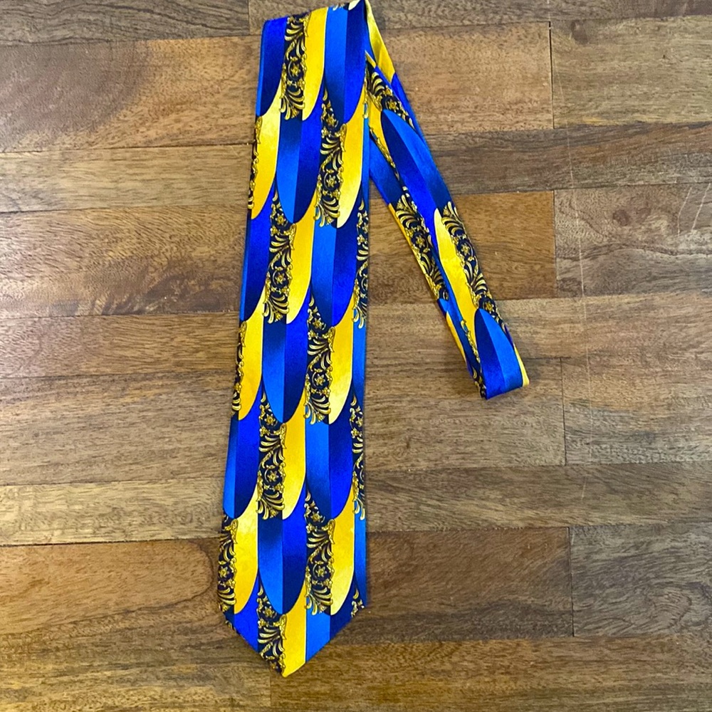 100% silk vintage golden leaf and blue and black scalloped patterned tie